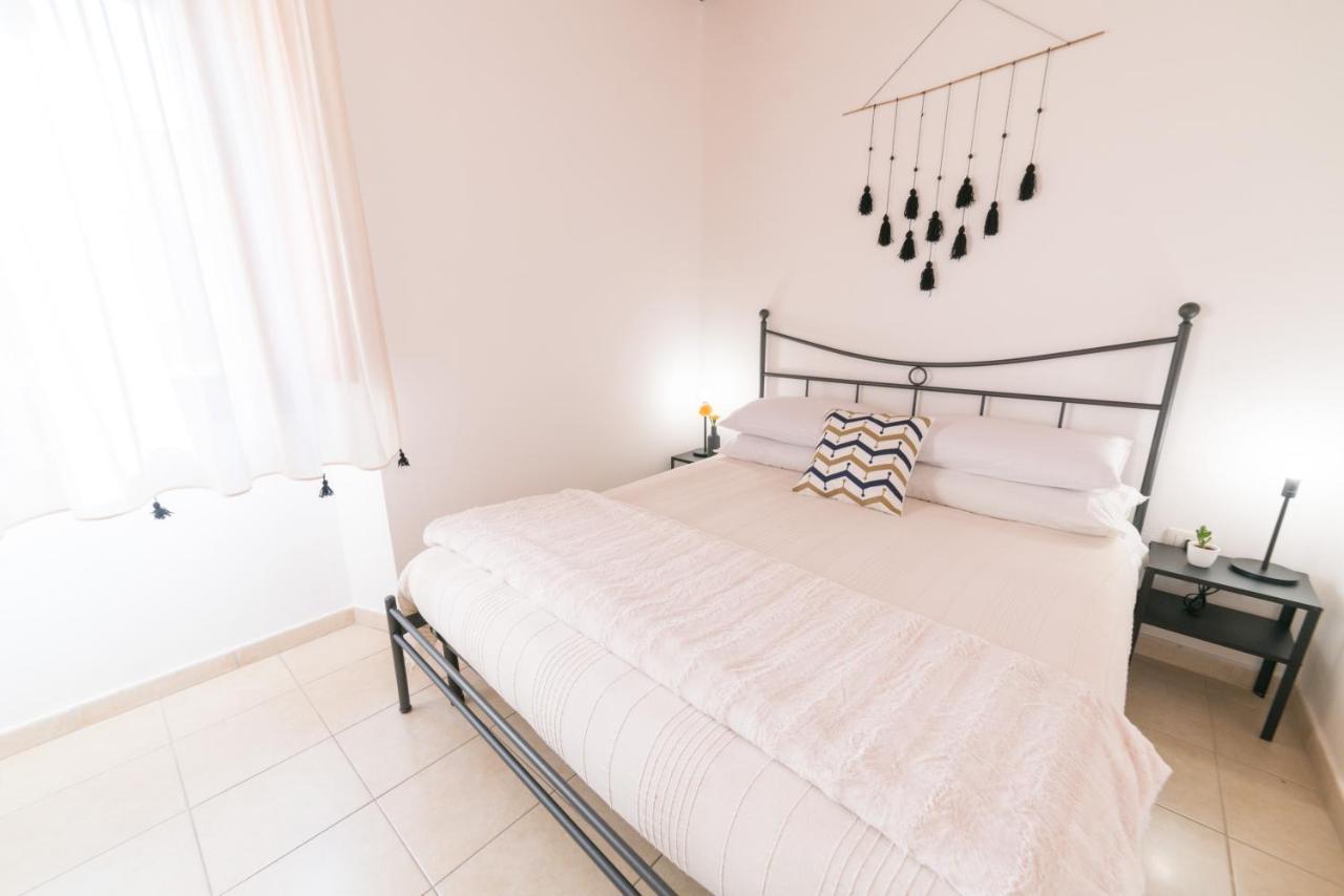 Yenne Rooms Wifi-Ac กาญารี ภายนอก รูปภาพ