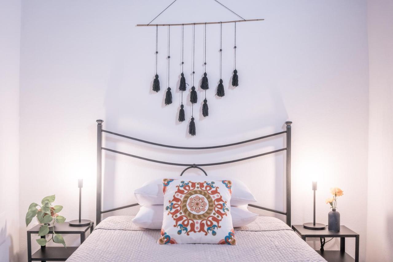 Yenne Rooms Wifi-Ac กาญารี ภายนอก รูปภาพ